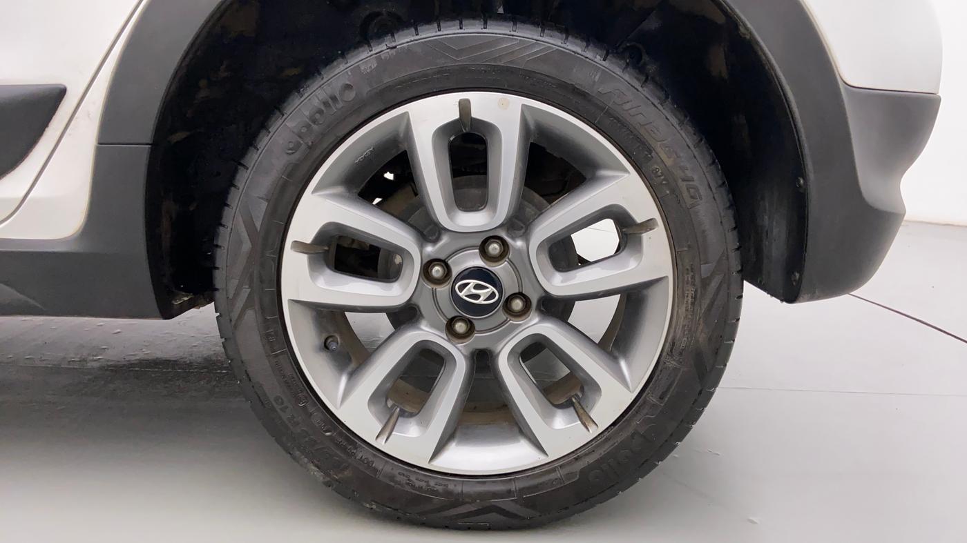 2018 Hyundai i20 Active 1.2 SX, Petrol, Manual, 18,304 km, Left Rear Wheel