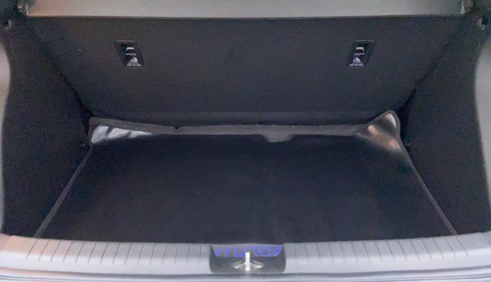 2018 Hyundai i20 Active 1.2 SX, Petrol, Manual, 18,304 km, Boot Inside