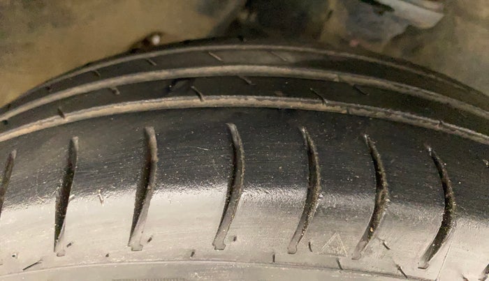 2013 Maruti Alto 800 VXI, Petrol, Manual, 83,714 km, Right Front Tyre Tread
