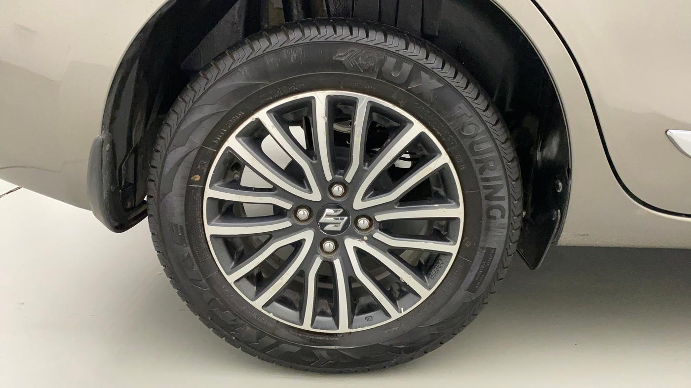 2017 Maruti Dzire ZXI PLUS, Petrol, Manual, 30,881 km, Right Rear Wheel