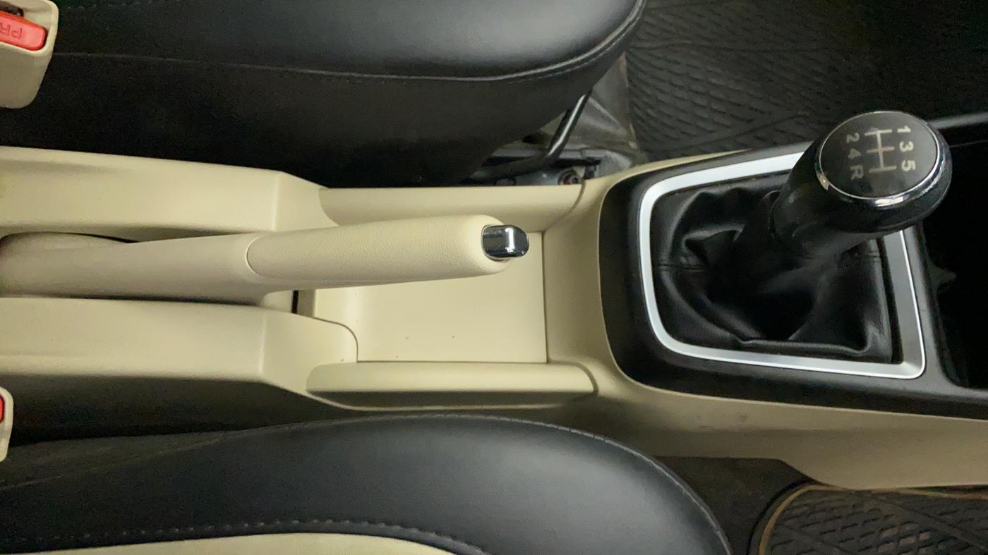 2017 Maruti Dzire ZXI PLUS, Petrol, Manual, 30,881 km, Gear Lever