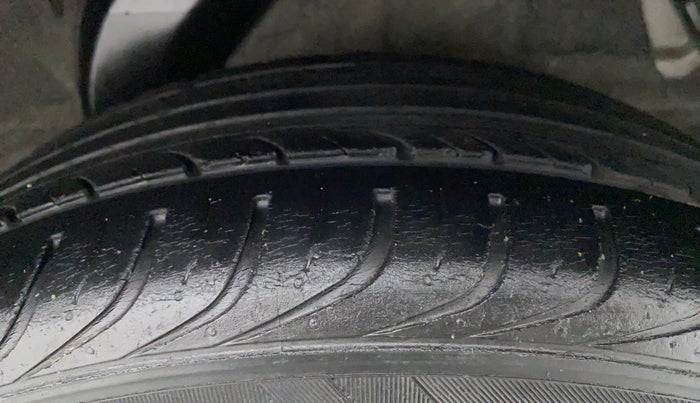 2014 Hyundai i20 MAGNA (O) 1.2, Petrol, Manual, 60,375 km, Left Rear Tyre Tread