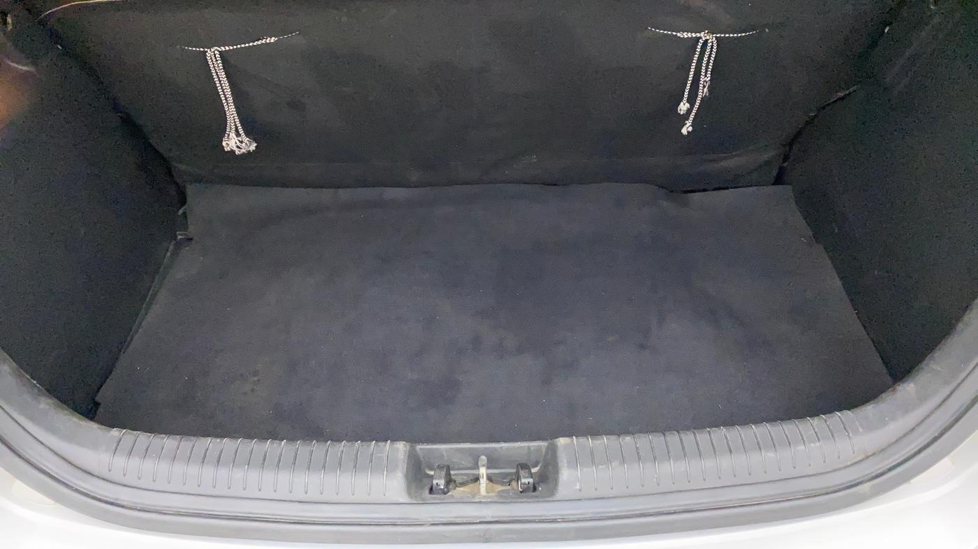 2014 Hyundai i20 MAGNA (O) 1.2, Petrol, Manual, 60,375 km, Boot Inside