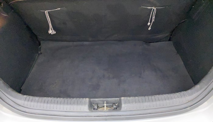 2014 Hyundai i20 MAGNA (O) 1.2, Petrol, Manual, 60,375 km, Boot Inside