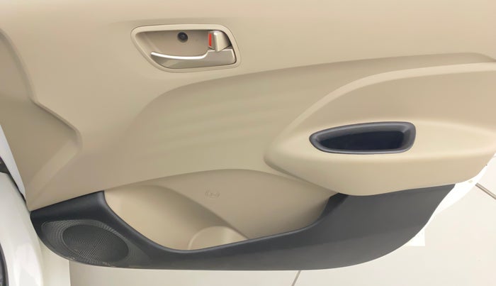 2019 Hyundai NEW SANTRO SPORTZ AMT, Petrol, Automatic, 16,757 km, Driver Side Door Panels Control