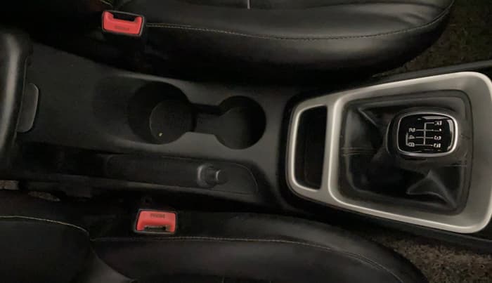 2019 Hyundai VENUE SX 1.0 TURBO, Petrol, Manual, 1,01,334 km, Gear Lever