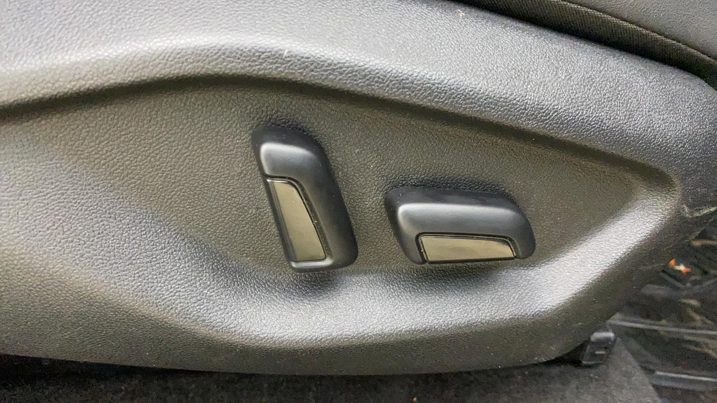 2025 Volkswagen TAIGUN TOPLINE 1.0 TSI AT, Petrol, Automatic, 20,094 km, Driver Side Adjustment Panel