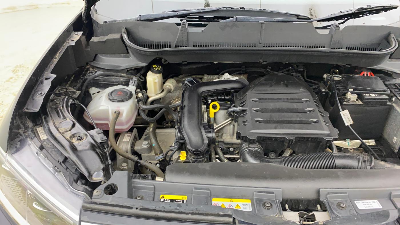 2025 Volkswagen TAIGUN TOPLINE 1.0 TSI AT, Petrol, Automatic, 20,094 km, Engine View - Right