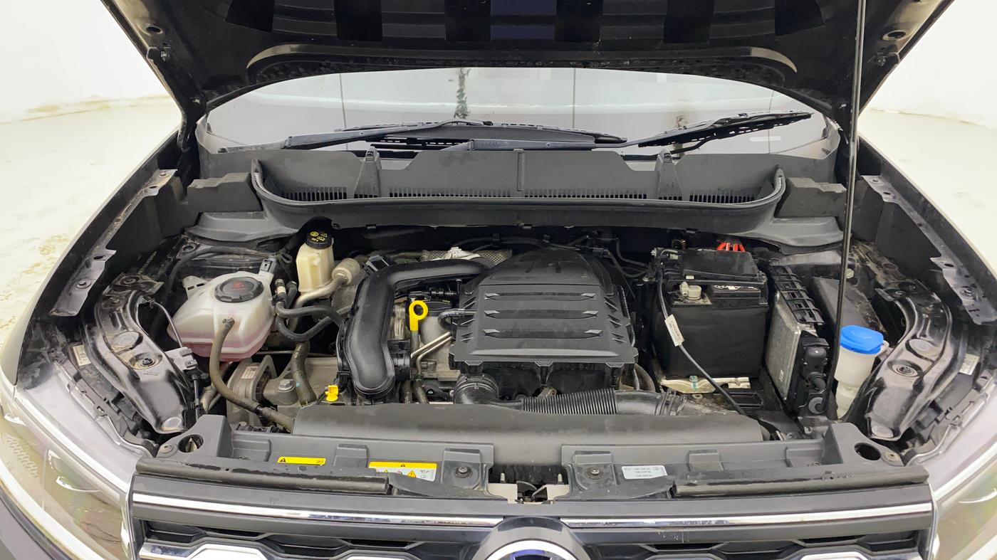 2025 Volkswagen TAIGUN TOPLINE 1.0 TSI AT, Petrol, Automatic, 20,094 km, Engine View