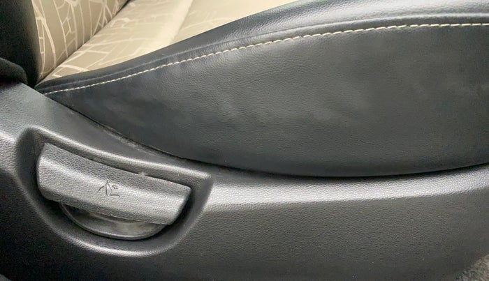 2019 Hyundai Grand i10 SPORTZ 1.2 KAPPA VTVT, Petrol, Manual, 20,335 km, Driver Side Adjustment Panel