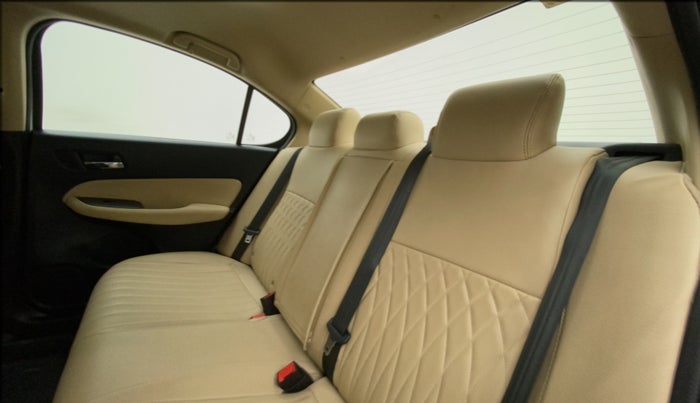 2021 Honda City 1.5L I-VTEC V MT 5TH GEN, Petrol, Manual, 30,860 km, Right Side Rear Door Cabin