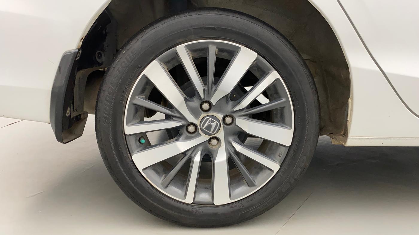 2021 Honda City 1.5L I-VTEC V MT 5TH GEN, Petrol, Manual, 30,860 km, Right Rear Wheel