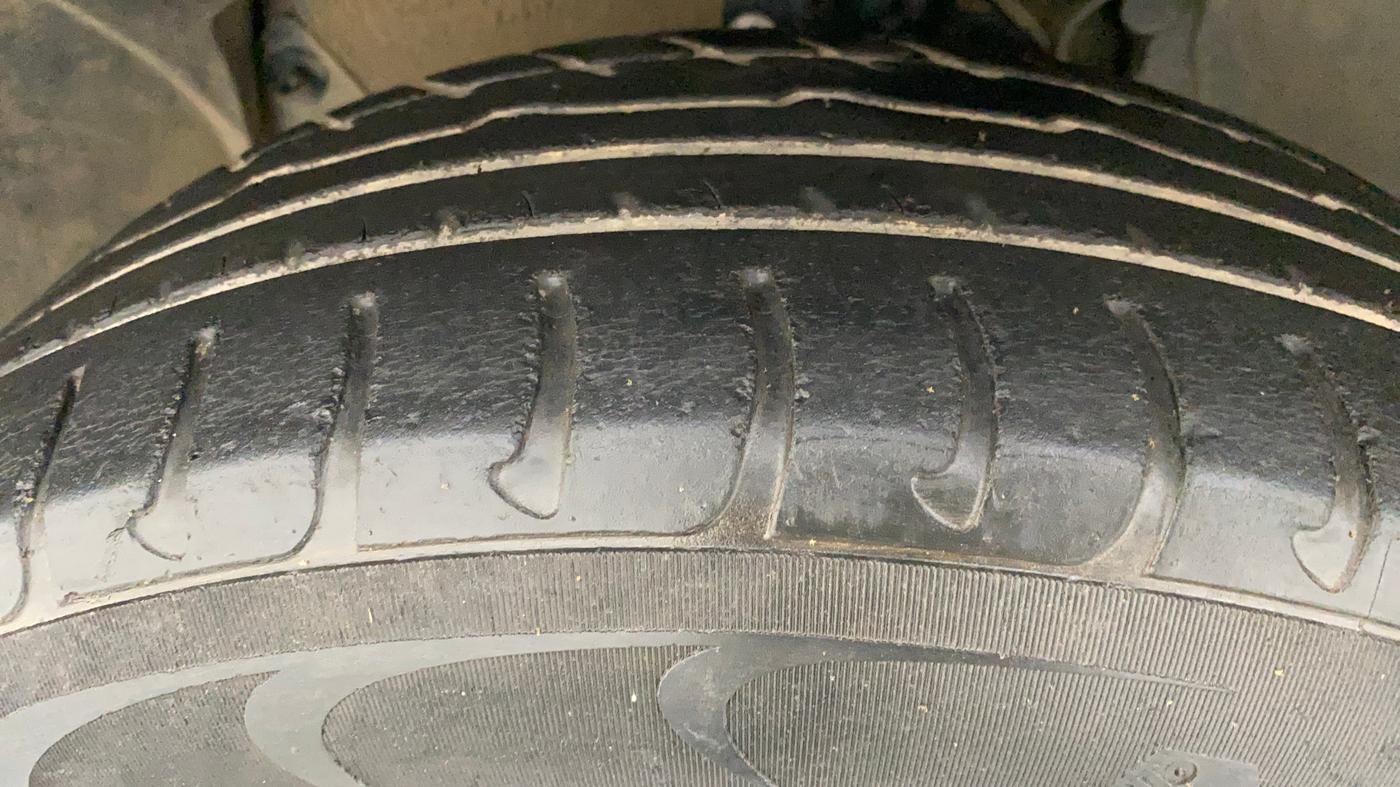 2017 Renault Duster RXL PETROL, Petrol, Manual, 40,386 km, Left Front Tyre Tread