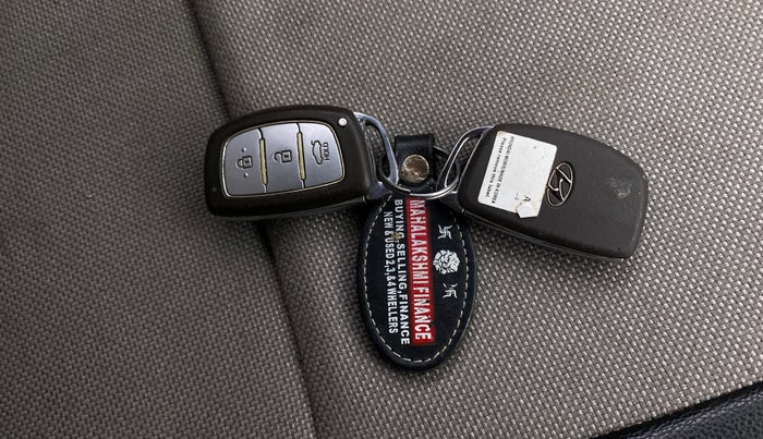 2017 Hyundai Grand i10 ASTA 1.2 KAPPA VTVT, Petrol, Manual, 41,793 km, Key Close Up