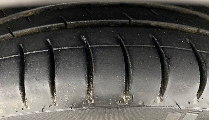 2017 Hyundai Grand i10 ASTA 1.2 KAPPA VTVT, Petrol, Manual, 41,793 km, Left Front Tyre Tread