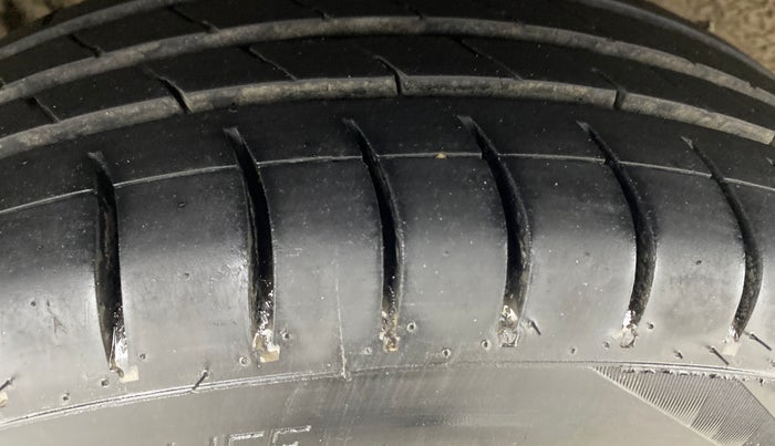 2017 Hyundai Grand i10 ASTA 1.2 KAPPA VTVT, Petrol, Manual, 41,793 km, Right Rear Tyre Tread