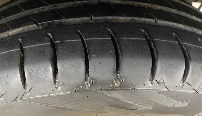 2017 Hyundai Grand i10 ASTA 1.2 KAPPA VTVT, Petrol, Manual, 41,793 km, Left Rear Tyre Tread