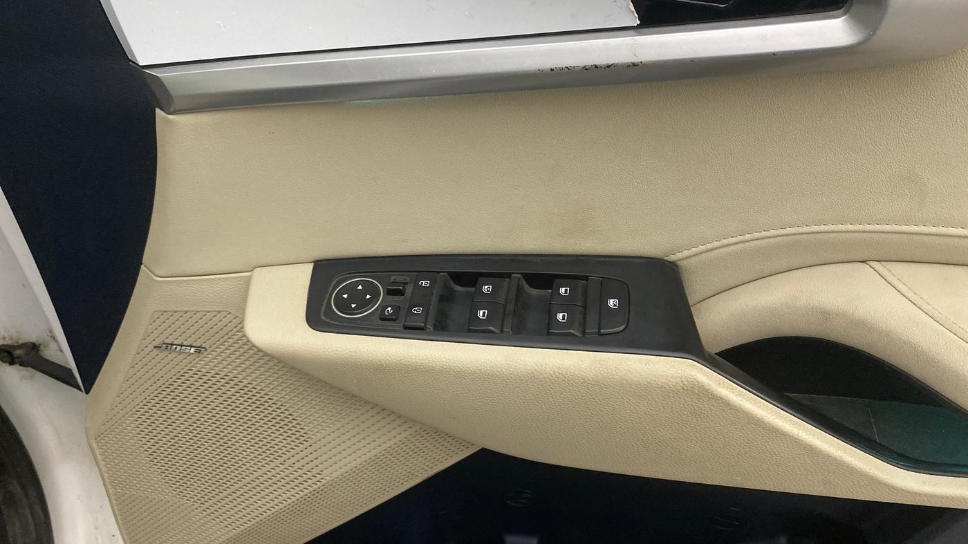 2022 KIA CARENS LUXURY PLUS 1.5 DIESEL 7 STR, Diesel, Manual, 91,907 km, Driver Side Door Panels Control