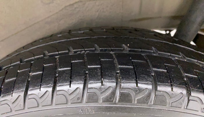 2016 Maruti Wagon R 1.0 VXI, Petrol, Manual, 77,225 km, Left Rear Tyre Tread