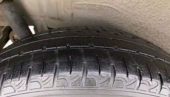 2016 Maruti Wagon R 1.0 VXI, Petrol, Manual, 77,225 km, Right Rear Tyre Tread