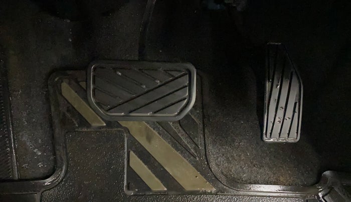 2024 Maruti Swift ZXi AMT, Petrol, Automatic, 21,406 km, Pedals