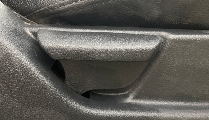 2016 Hyundai Eon MAGNA +, Petrol, Manual, 69,870 km, Driver Side Adjustment Panel