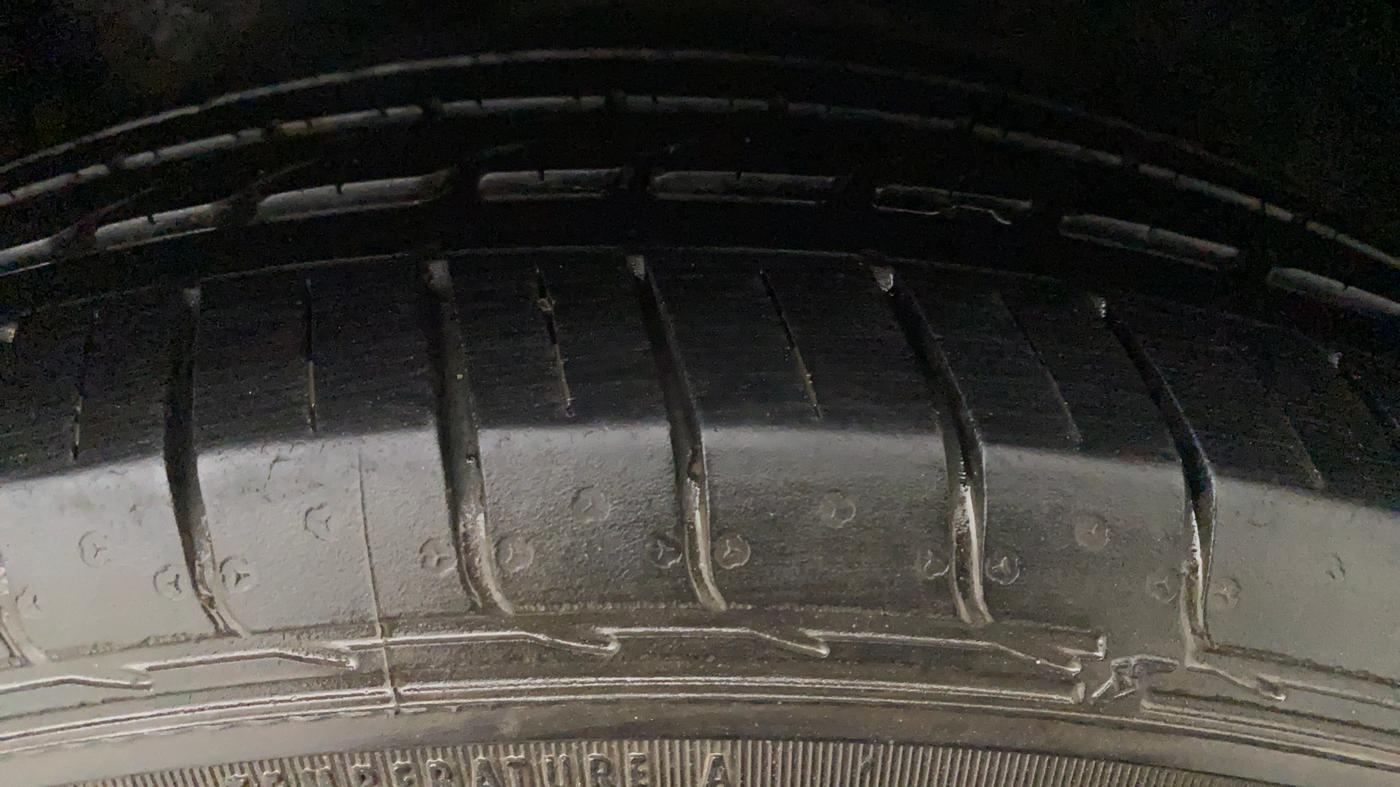 2017 Hyundai Creta SX PLUS AT 1.6 PETROL, Petrol, Automatic, 46,257 km, Left Front Tyre Tread