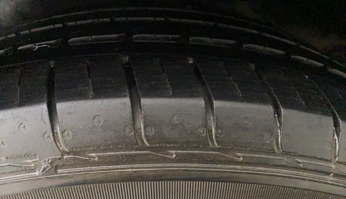 2017 Hyundai Creta SX PLUS AT 1.6 PETROL, Petrol, Automatic, 46,257 km, Left Rear Tyre Tread