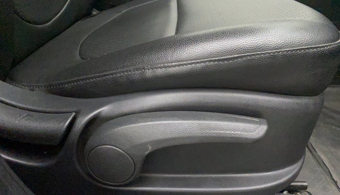 2017 Hyundai Creta SX PLUS AT 1.6 PETROL, Petrol, Automatic, 46,257 km, Driver Side Adjustment Panel