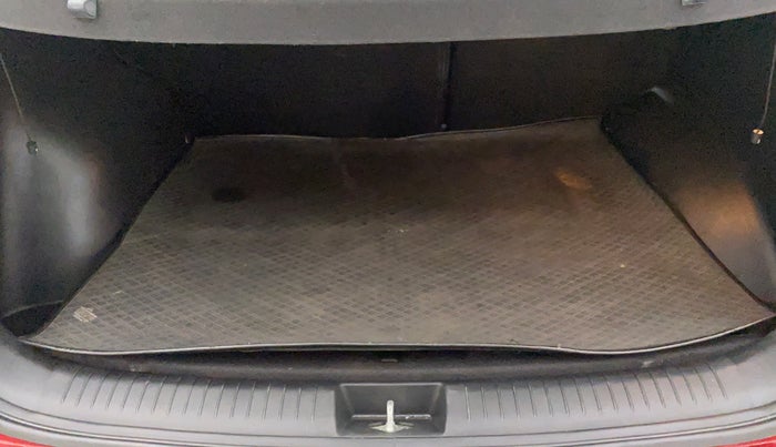 2017 Hyundai Creta SX PLUS AT 1.6 PETROL, Petrol, Automatic, 46,257 km, Boot Inside