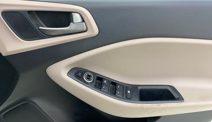 2017 Hyundai Elite i20 ASTA 1.2 (O), Petrol, Manual, 65,375 km, Driver Side Door Panels Control