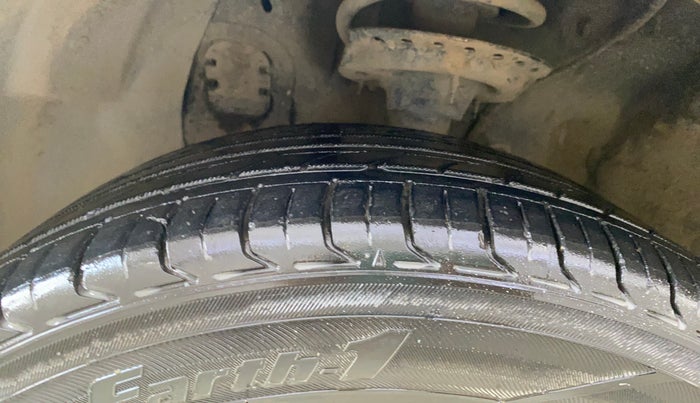 2017 Hyundai Elite i20 ASTA 1.2 (O), Petrol, Manual, 65,375 km, Left Front Tyre Tread