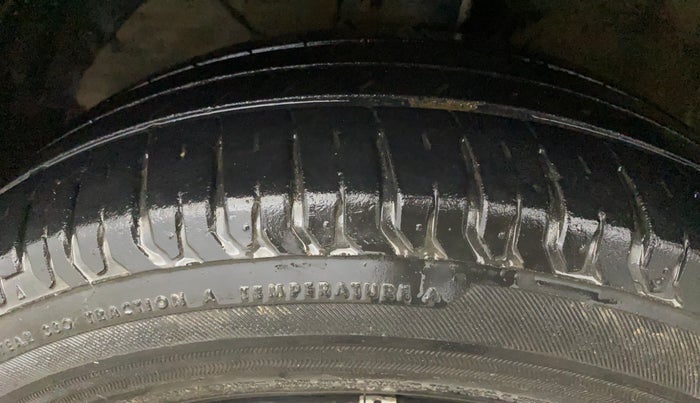 2020 Maruti Ertiga VXI CNG, CNG, Manual, 83,018 km, Left Front Tyre Tread
