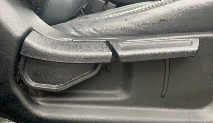 2021 Hyundai VENUE SX 1.0 TURBO, Petrol, Manual, 78,644 km, Driver Side Adjustment Panel