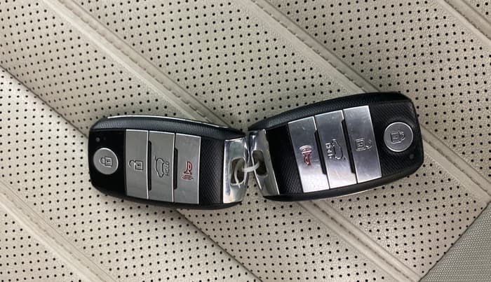 2019 KIA SELTOS GTX PLUS DCT 1.4 PETROL, Petrol, Automatic, 1,29,469 km, Key Close Up