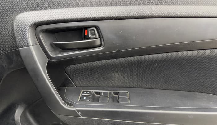 2020 Maruti Vitara Brezza VXI, Petrol, Manual, 53,395 km, Driver Side Door Panels Control