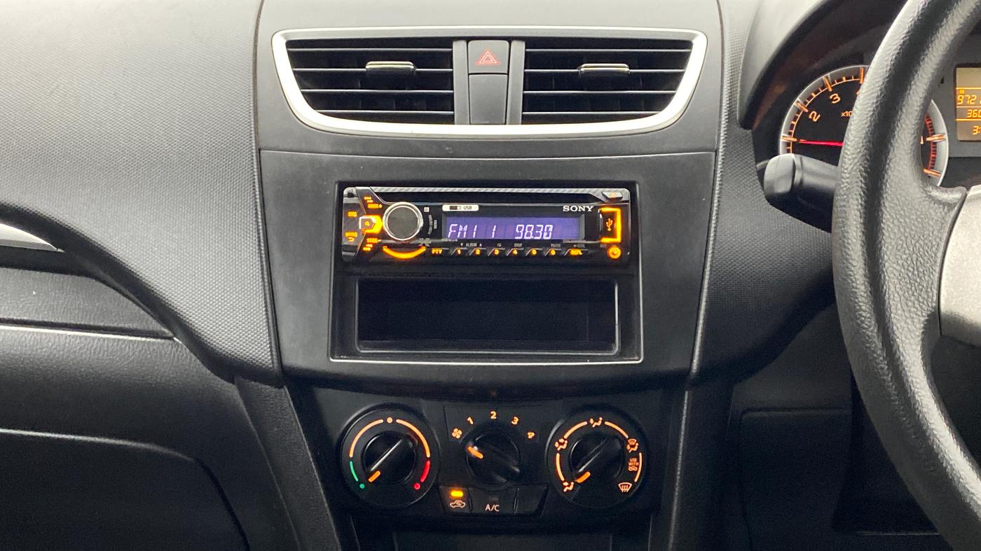 2014 Maruti Swift VXI D, Petrol, Manual, 36,016 km, Air Conditioner