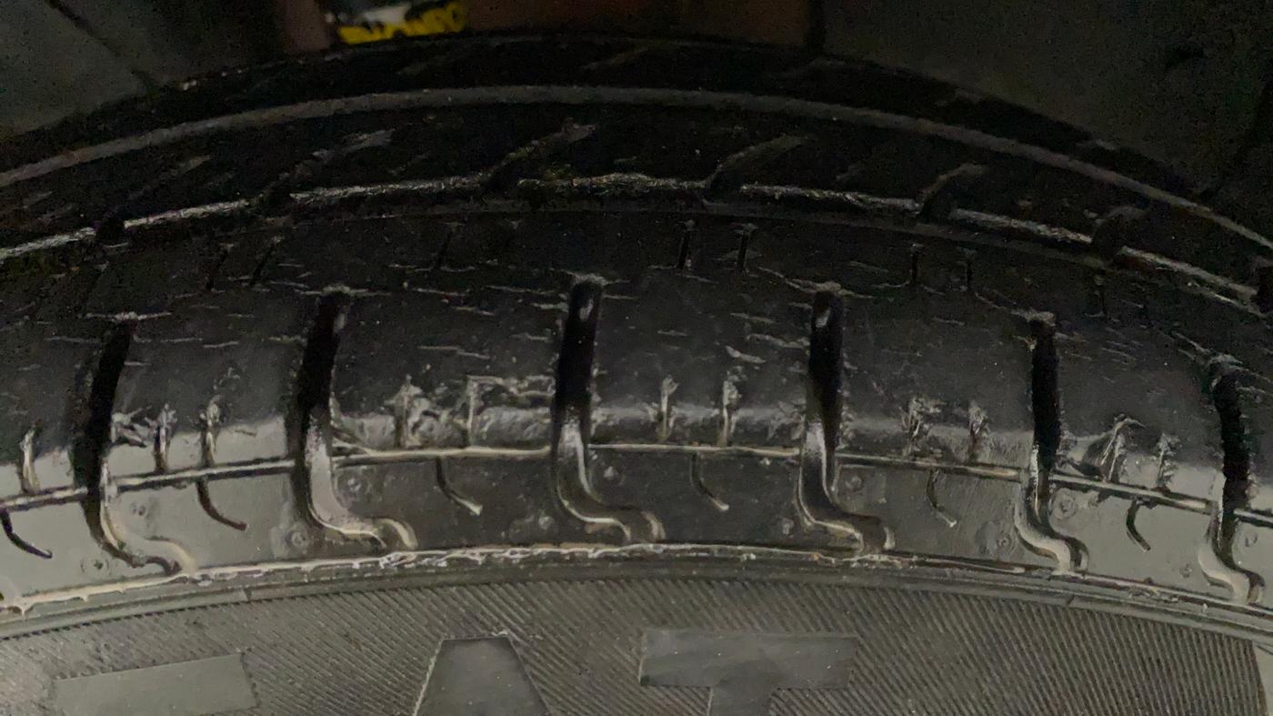2015 Renault Kwid RXL, Petrol, Manual, 62,926 km, Left Front Tyre Tread