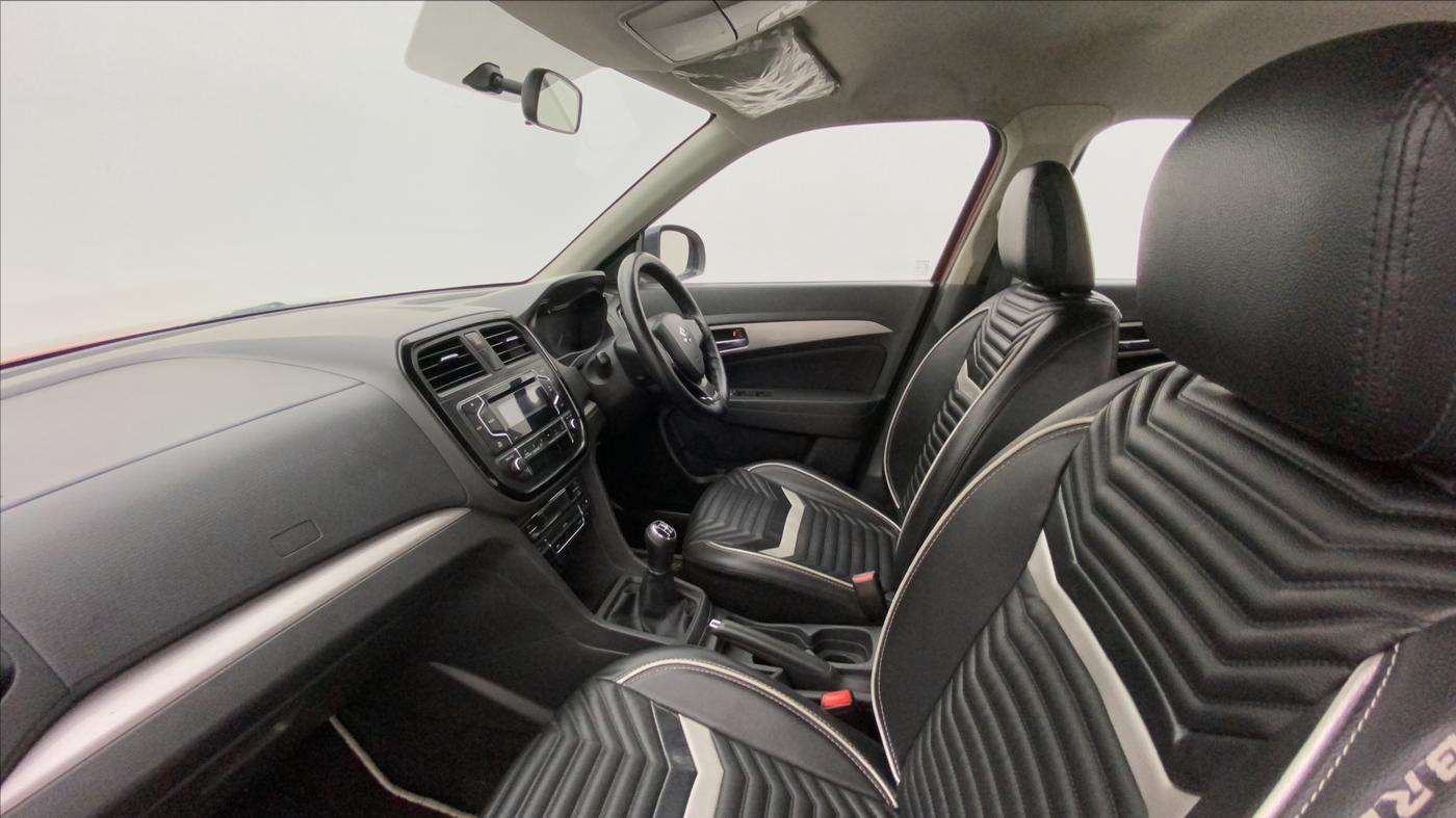 2016 Maruti Vitara Brezza ZDI, Diesel, Manual, 56,119 km, Right Side Front Door Cabin