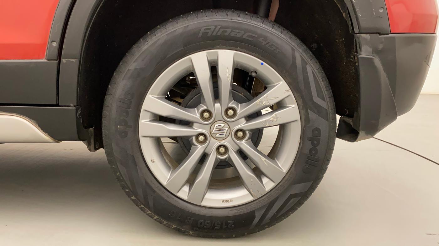 2016 Maruti Vitara Brezza ZDI, Diesel, Manual, 56,119 km, Left Rear Wheel