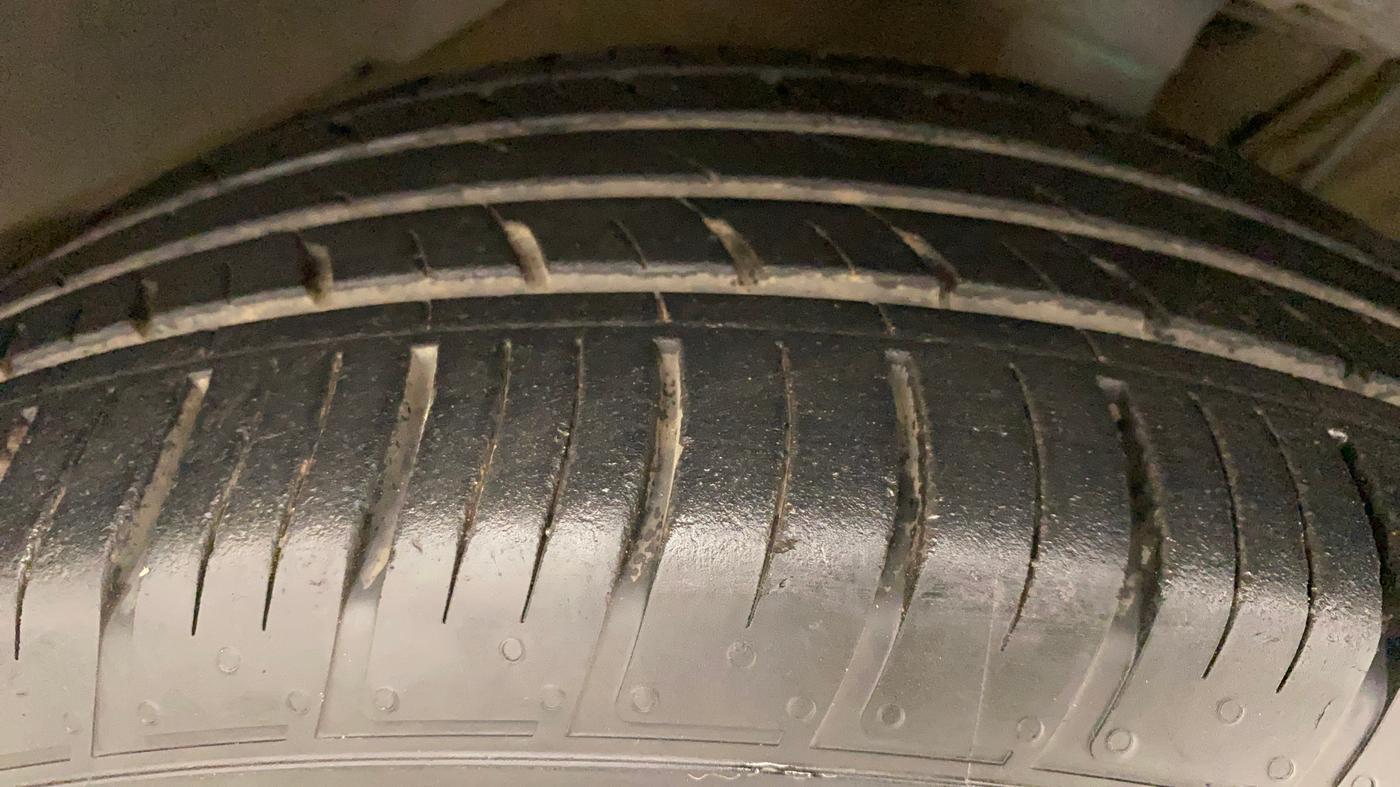 2016 Maruti Vitara Brezza ZDI, Diesel, Manual, 56,119 km, Right Front Tyre Tread
