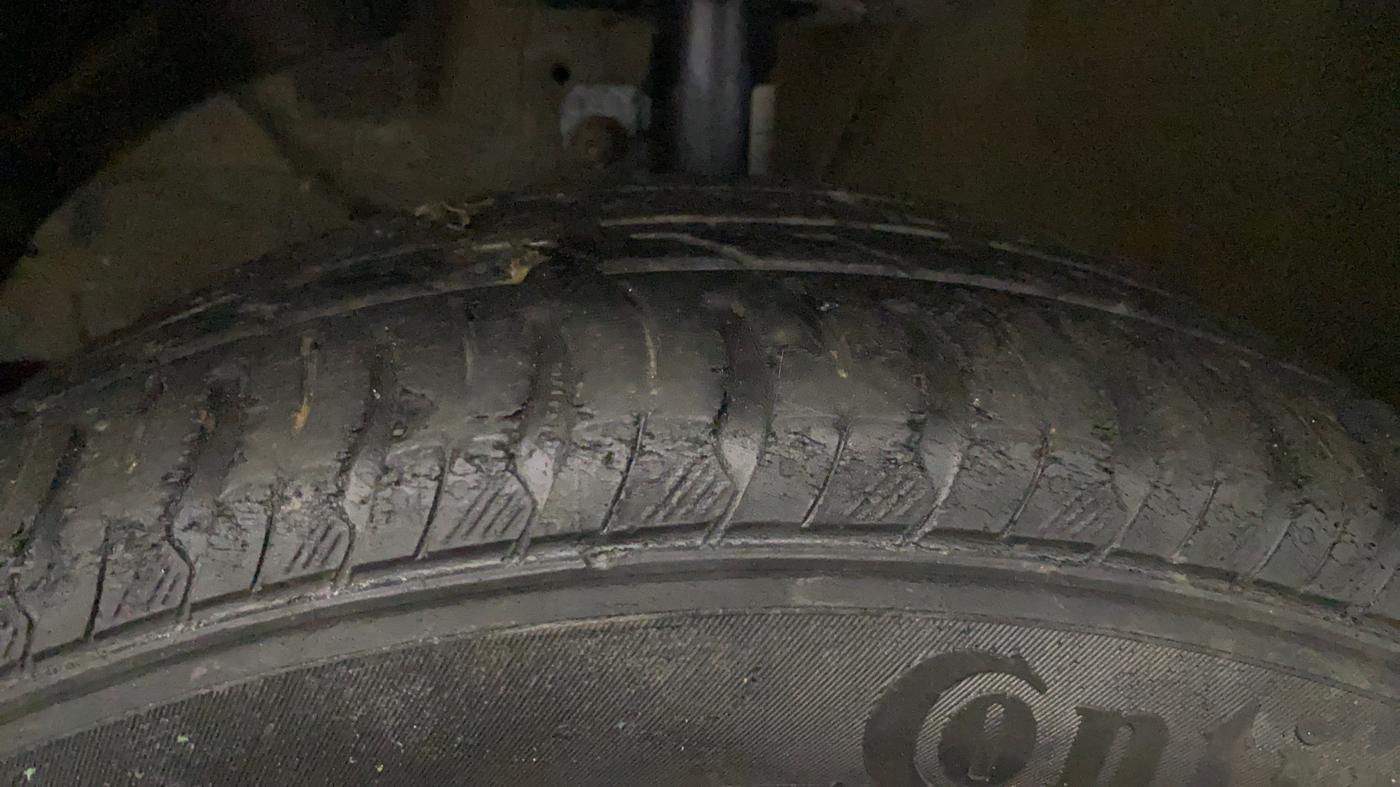 2017 Maruti Dzire ZXI PLUS, Petrol, Manual, 79,576 km, Left Front Tyre Tread