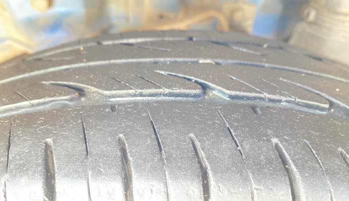 2014 Hyundai Eon ERA +, Petrol, Manual, 45,101 km, Left Rear Tyre Tread