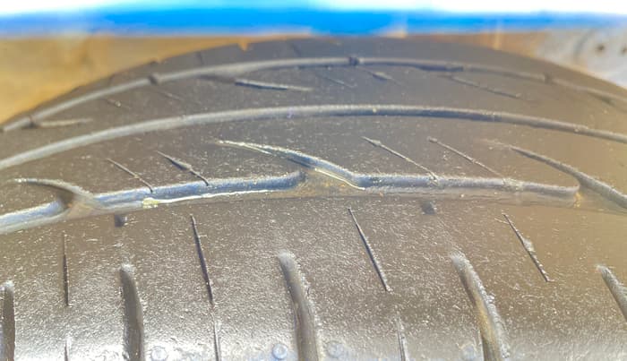 2014 Hyundai Eon ERA +, Petrol, Manual, 45,101 km, Right Front Tyre Tread