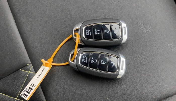 2025 Hyundai NEW I20 Sportz (O) 1.2 IVT, Petrol, Automatic, 2,915 km, Key Close Up