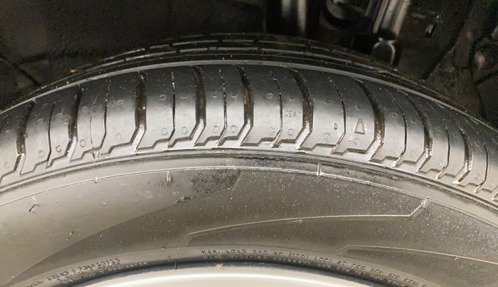 2025 Hyundai NEW I20 Sportz (O) 1.2 IVT, Petrol, Automatic, 2,915 km, Left Rear Tyre Tread