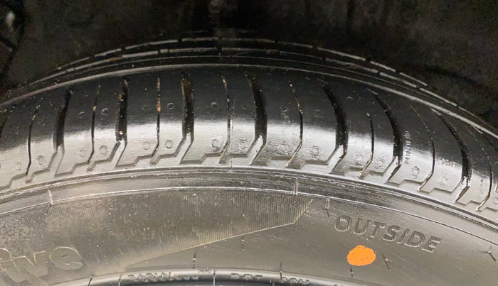 2025 Hyundai NEW I20 Sportz (O) 1.2 IVT, Petrol, Automatic, 2,915 km, Right Rear Tyre Tread