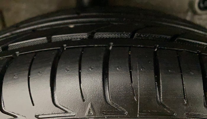2015 Maruti Celerio VXI, Petrol, Manual, 61,710 km, Right Rear Tyre Tread