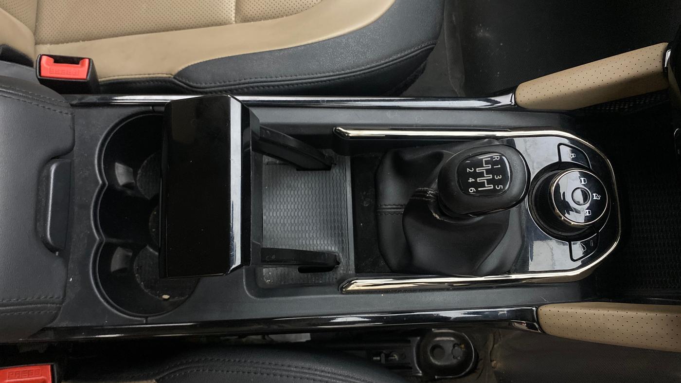 2022 Tata Harrier XZ PLUS 2.0L KAZIRANGA, Diesel, Manual, 53,094 km, Gear Lever