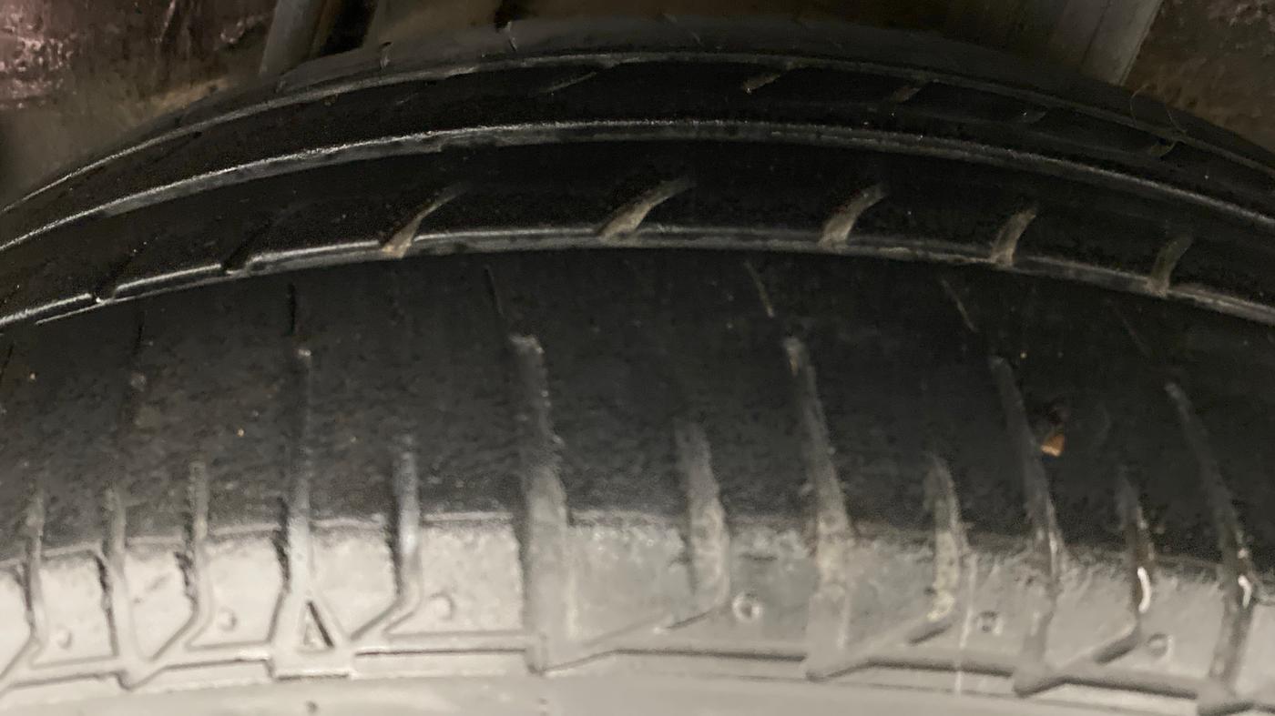 2017 Honda Jazz 1.2 V AT, Petrol, Automatic, 33,686 km, Left Rear Tyre Tread